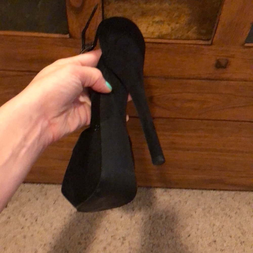 Y-Not Heel View 4